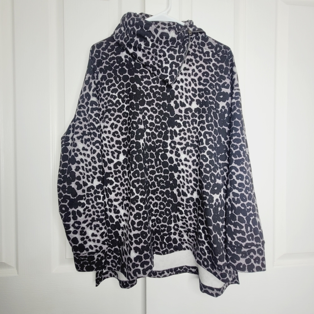 Soft Surroundings Sweater sz Medium Felina Tunic Zip Turtle Neck Leopard Print